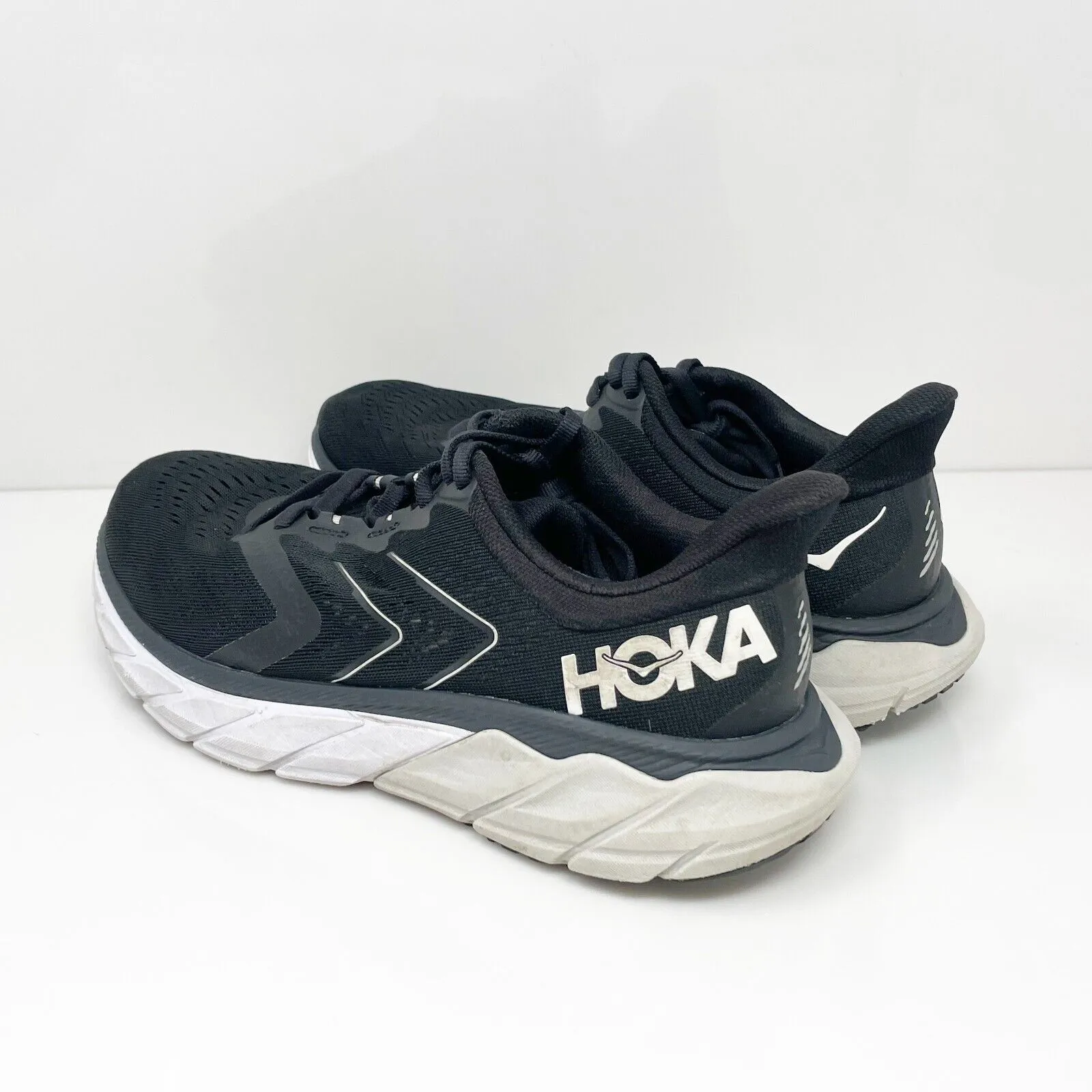 Hoka One One Womens Arahi 5 1115012 BWHT Black Running Shoes Sneakers Size 8.5 B